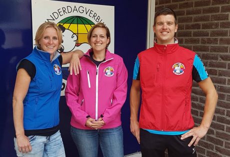 Nieuwe bedrijfskleding voor personeel De Jonge Wereld